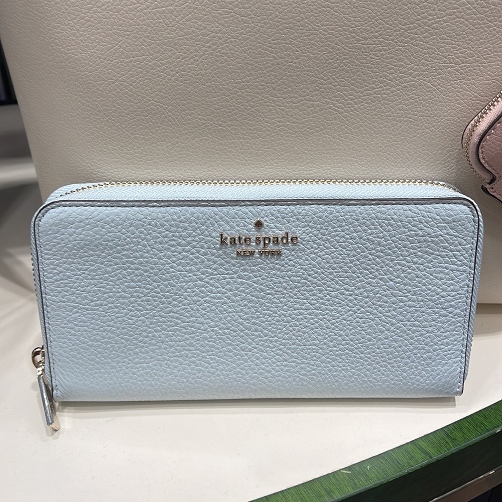 Kate Spade leila large continental wallet
Hazy Morning - Picture 4 of 16